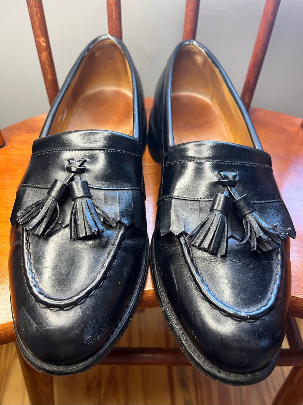 Allen Edmonds Newport Black Leather Kiltie Tassel Loafers Men’s 8.5 EUC - Picture 2 of 12